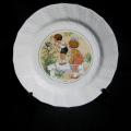 Ancienne assiette à dessert décor d'enfants DV Sarreguemines intitulée 2 - Y SONT LA !!!