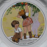 Ancienne assiette a dessert decor d enfants dv sarreguemines intitulee 6 le fruit defendu 3