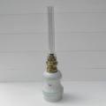 Ancienne lampe a petrole decor eventail 1